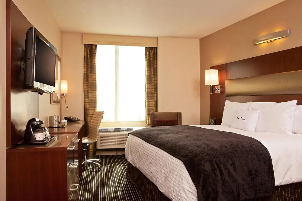 Doubletree By Hilton New York Downtown Hotel