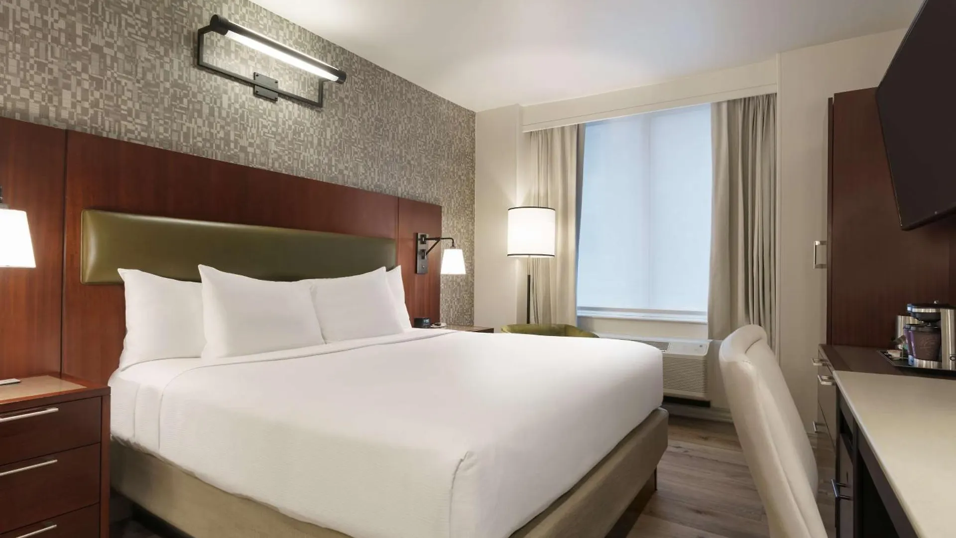 Doubletree By Hilton New York Downtown Hotel