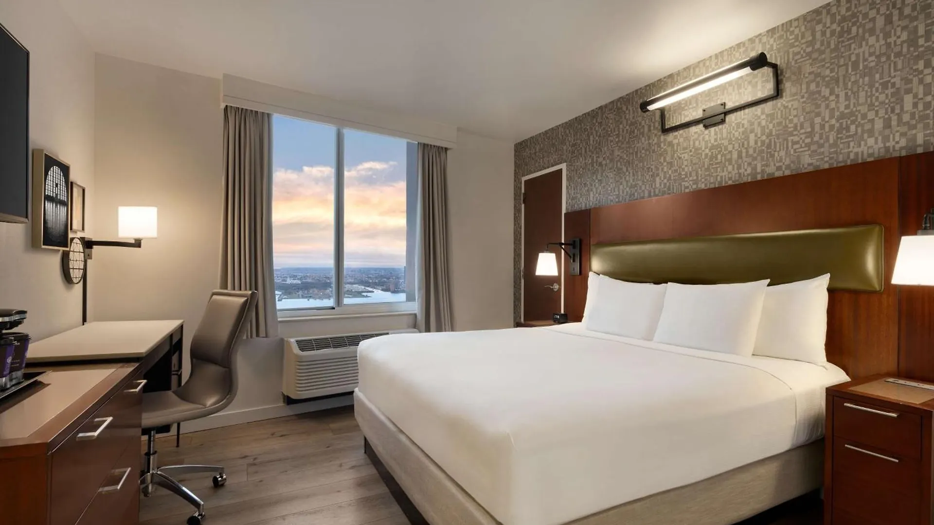 Doubletree By Hilton New York Downtown Hotel
