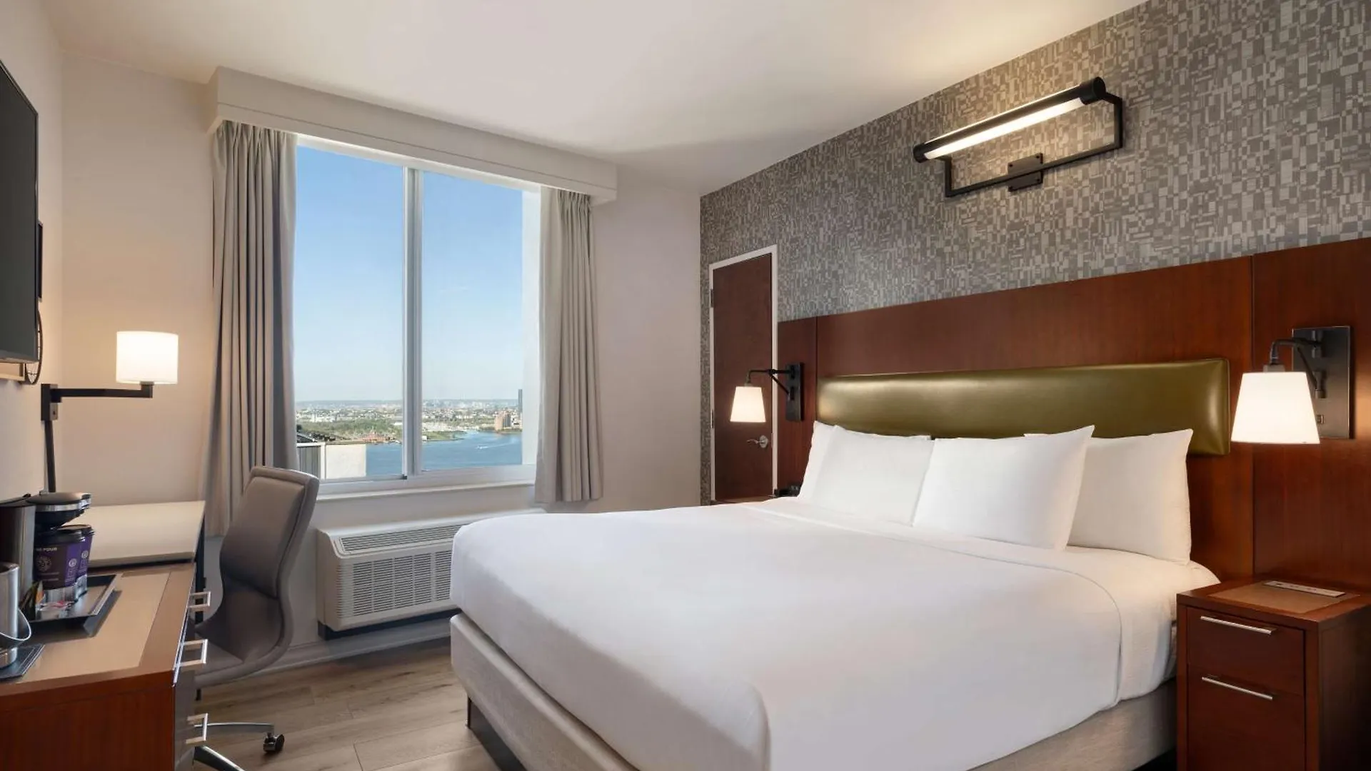 Doubletree By Hilton New York Downtown Hotel